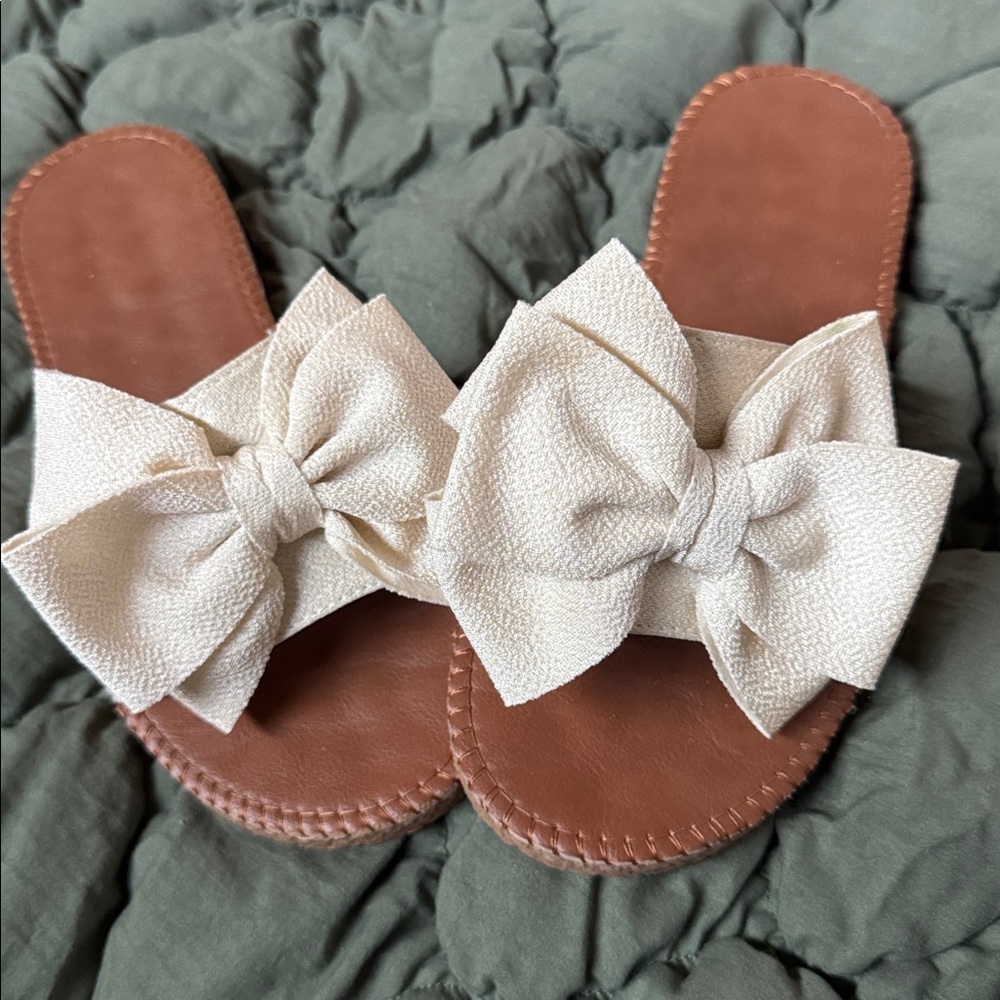 Cream Bow Slide Sandals